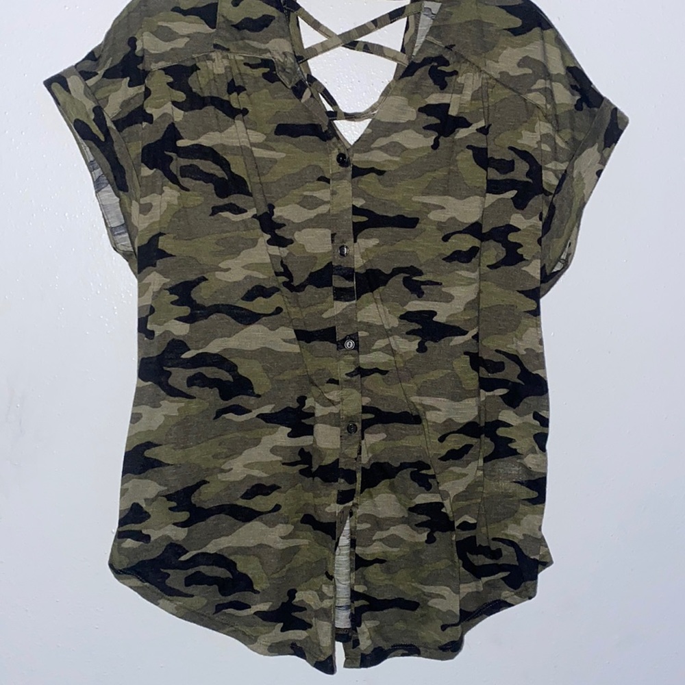 Camouflage short sleeve shirt